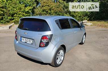 Хэтчбек Chevrolet Aveo 2012 в Киеве