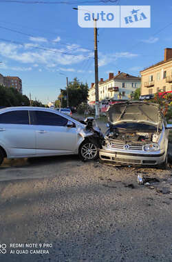 Седан Chevrolet Aveo 2012 в Києві