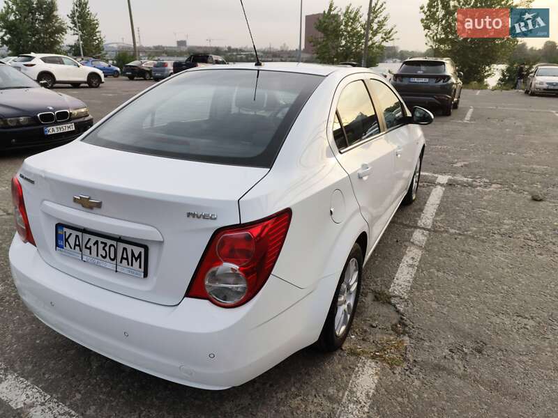 Седан Chevrolet Aveo 2013 в Киеве