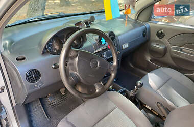 Хэтчбек Chevrolet Aveo 2006 в 