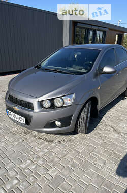 Седан Chevrolet Aveo 2012 в Петрове