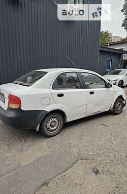 Седан Chevrolet Aveo 2004 в Києві