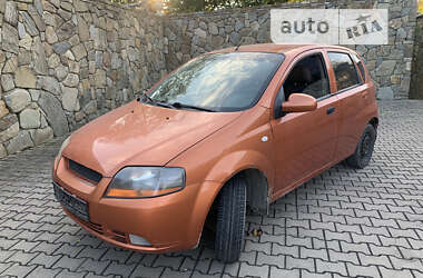 Хетчбек Chevrolet Aveo 2006 в Красній