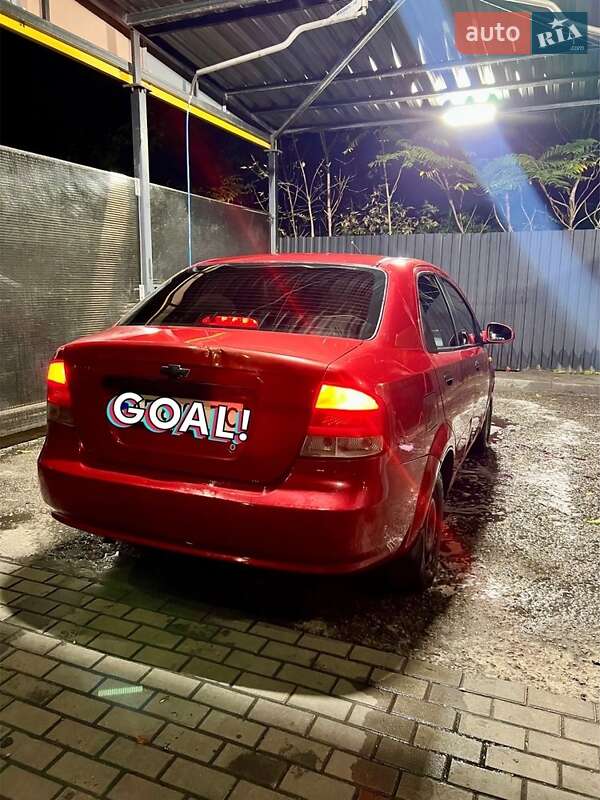 Седан Chevrolet Aveo 2004 в Днепре