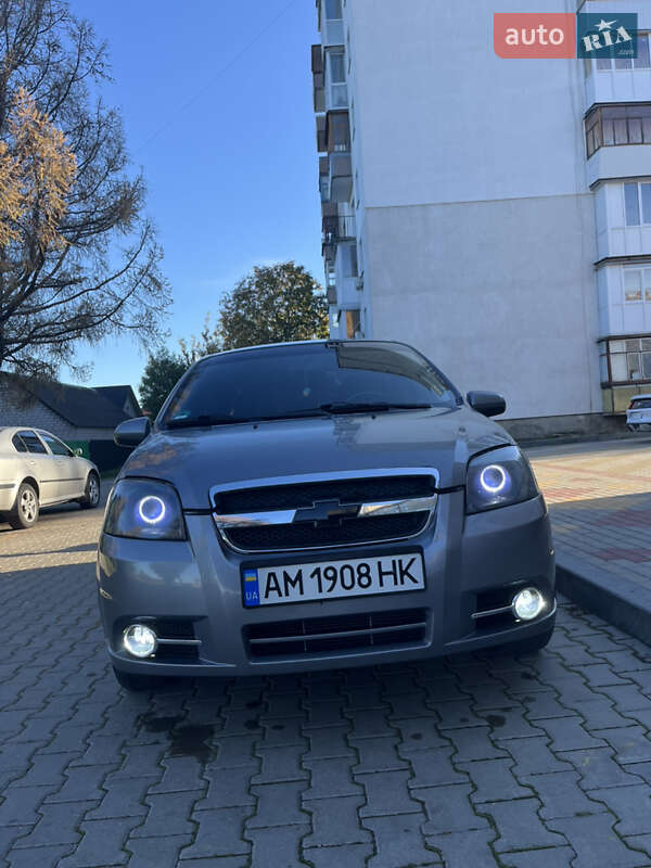 Седан Chevrolet Aveo 2008 в Звягелі