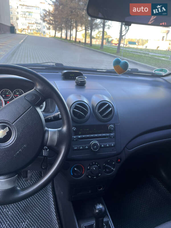 Седан Chevrolet Aveo 2008 в Звягелі