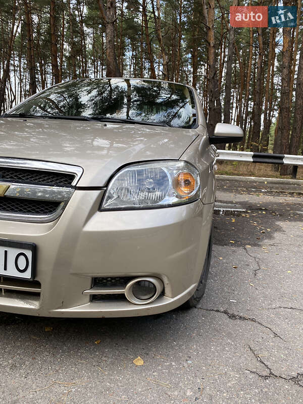 Седан Chevrolet Aveo 2007 в Краснограді