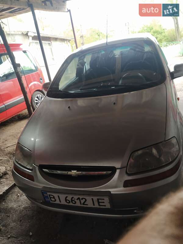 Седан Chevrolet Aveo 2004 в Оболони