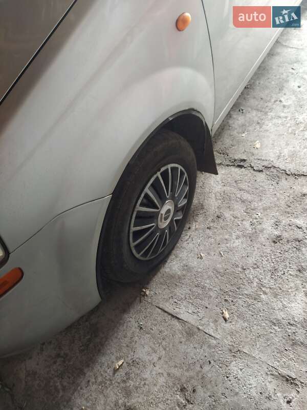 Chevrolet Aveo 2004