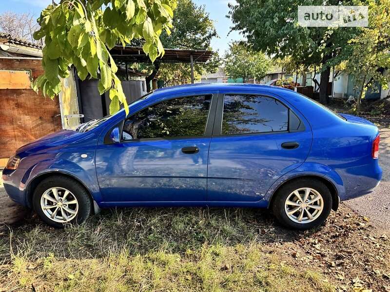 Седан Chevrolet Aveo 2006 в Черкассах