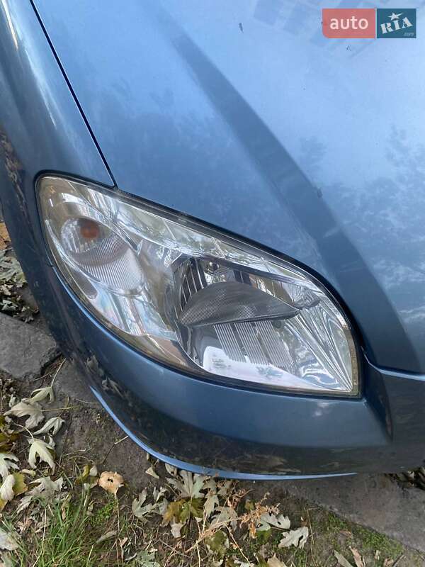 Седан Chevrolet Aveo 2006 в Києві