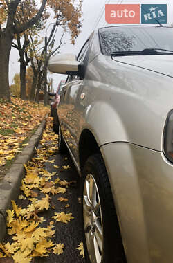 Хэтчбек Chevrolet Aveo 2006 в Ровно