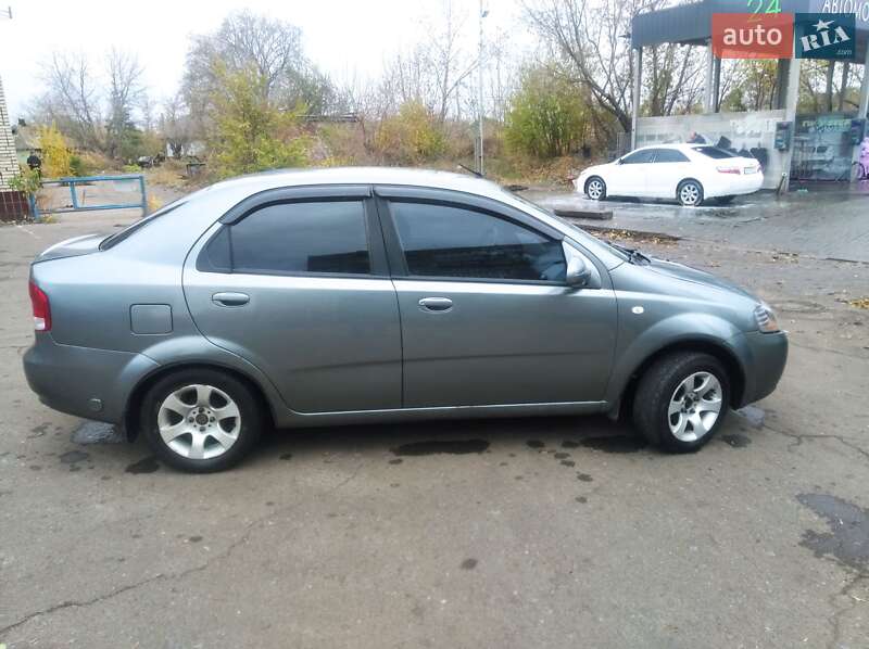 Седан Chevrolet Aveo 2006 в Славянске
