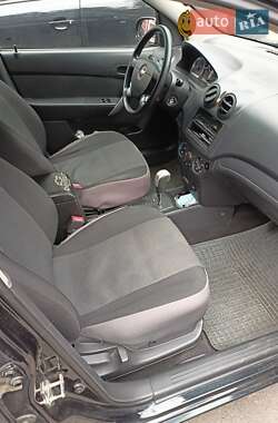 Хэтчбек Chevrolet Aveo 2011 в 