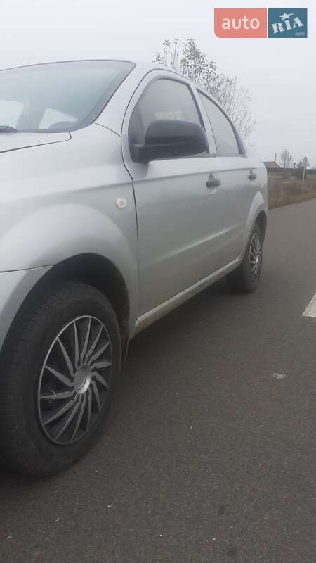 Седан Chevrolet Aveo 2007 в Вараше