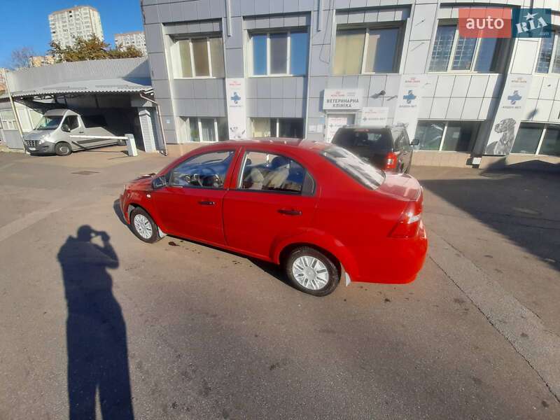 Седан Chevrolet Aveo 2006 в Киеве