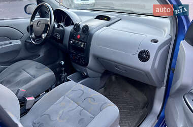 Седан Chevrolet Aveo 2005 в Кривому Розі