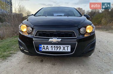 Седан Chevrolet Aveo 2014 в Києві