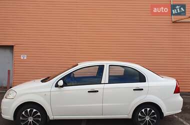 Седан Chevrolet Aveo 2010 в Києві