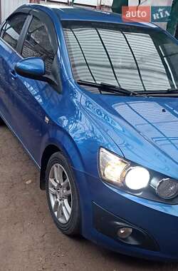 Седан Chevrolet Aveo 2012 в Кривому Розі