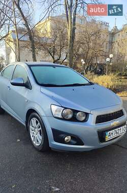 Седан Chevrolet Aveo 2012 в Києві