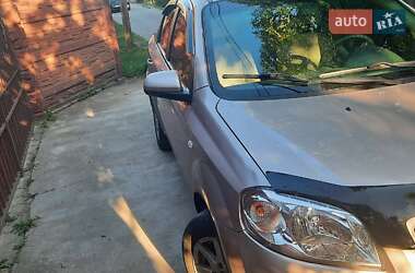 Седан Chevrolet Aveo 2007 в Чернівцях