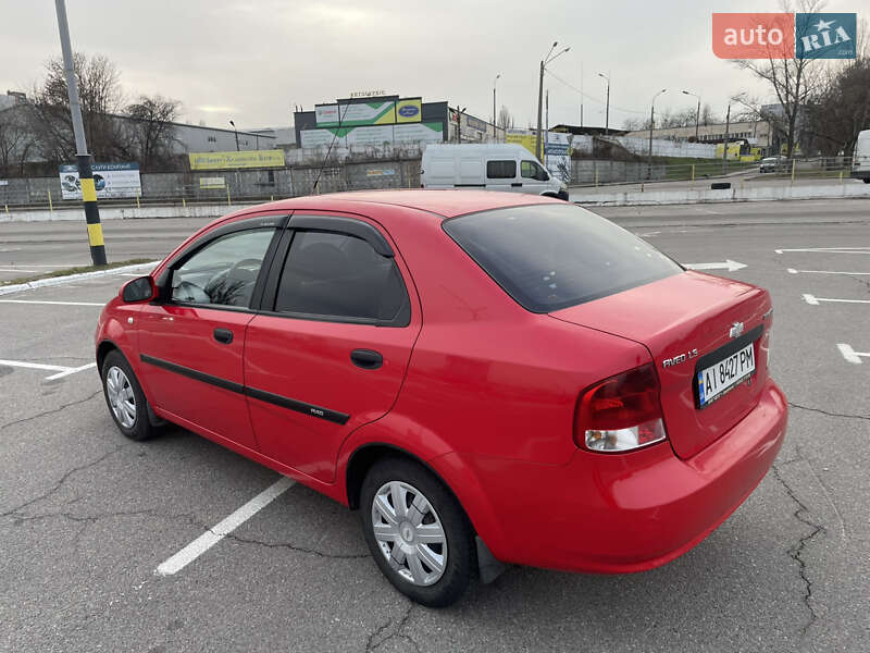 Седан Chevrolet Aveo 2006 в Киеве