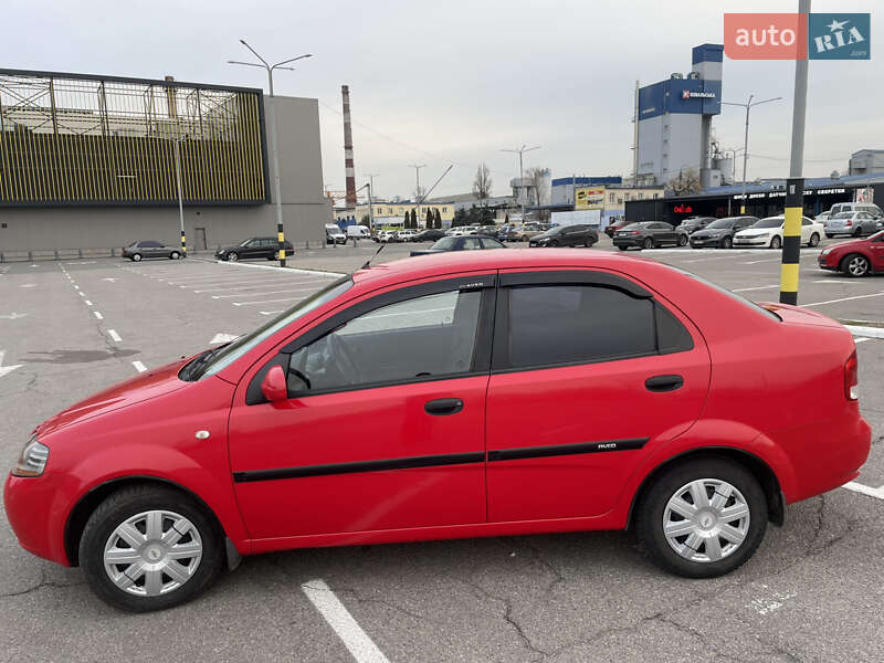 Седан Chevrolet Aveo 2006 в Киеве
