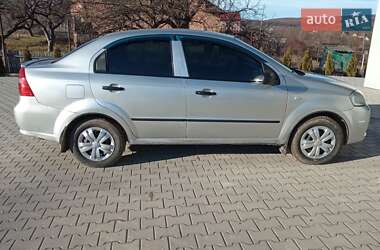 Седан Chevrolet Aveo 2006 в Чернівцях