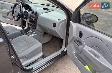 Седан Chevrolet Aveo 2005 в Кривому Розі