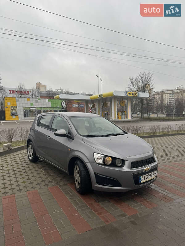 Хэтчбек Chevrolet Aveo 2012 в Киеве