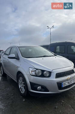 Седан Chevrolet Aveo 2012 в Львові