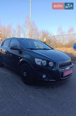 Хетчбек Chevrolet Aveo 2011 в Сарнах