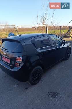 Хетчбек Chevrolet Aveo 2011 в Сарнах