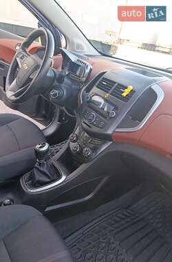 Хетчбек Chevrolet Aveo 2011 в Сарнах