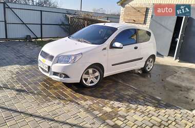 Хэтчбек Chevrolet Aveo 2011 в Новомосковске