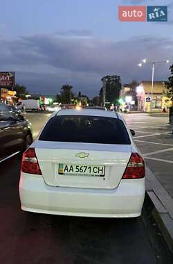 Седан Chevrolet Aveo 2010 в 