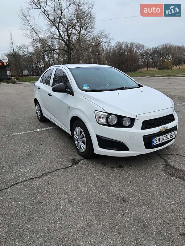 Седан Chevrolet Aveo 2012 в Олександрії