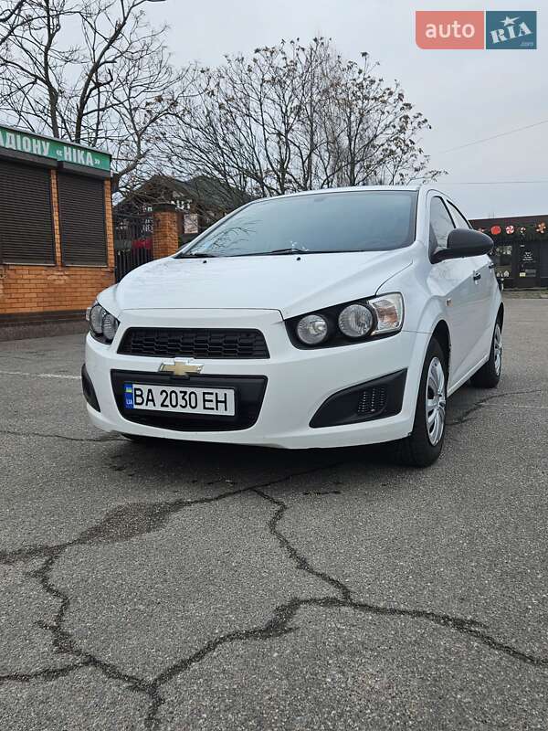 Седан Chevrolet Aveo 2012 в Олександрії