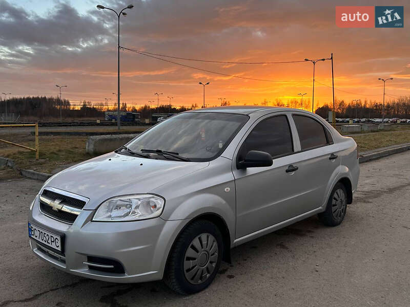 Седан Chevrolet Aveo 2008 в Львове