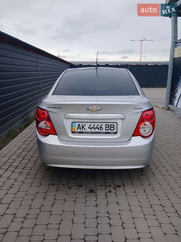 Седан Chevrolet Aveo 2013 в Ирпене