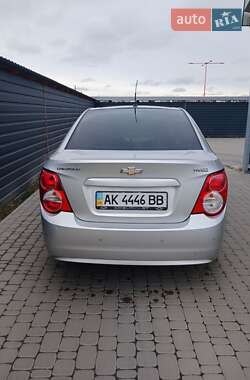 Седан Chevrolet Aveo 2013 в Ірпені