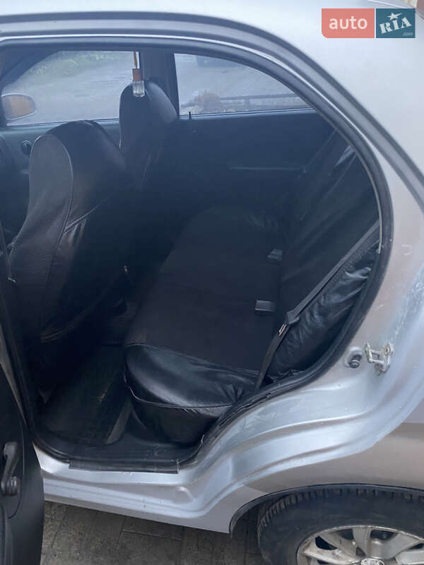 Седан Chevrolet Aveo 2005 в Днепре