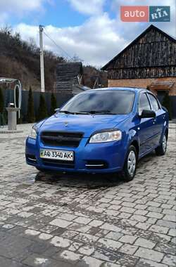 Седан Chevrolet Aveo 2006 в Воловцю