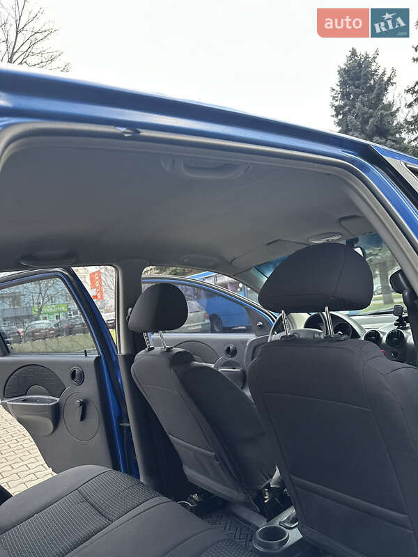 Хэтчбек Chevrolet Aveo 2006 в Черновцах