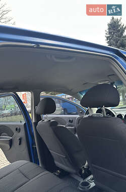 Хэтчбек Chevrolet Aveo 2006 в 