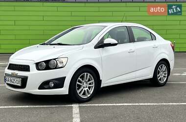 Седан Chevrolet Aveo 2014 в Києві