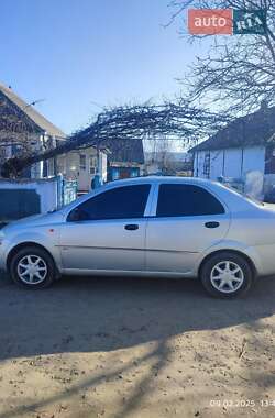 Хэтчбек Chevrolet Aveo 2003 в Могилев-Подольске