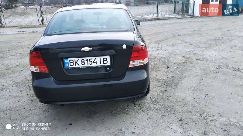 Седан Chevrolet Aveo 2005 в Ровно