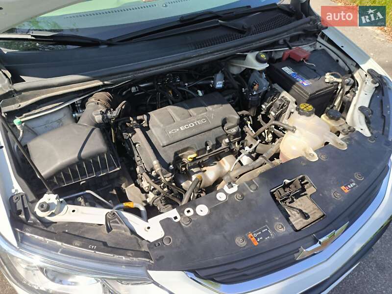 Седан Chevrolet Aveo 2018 в Киеве